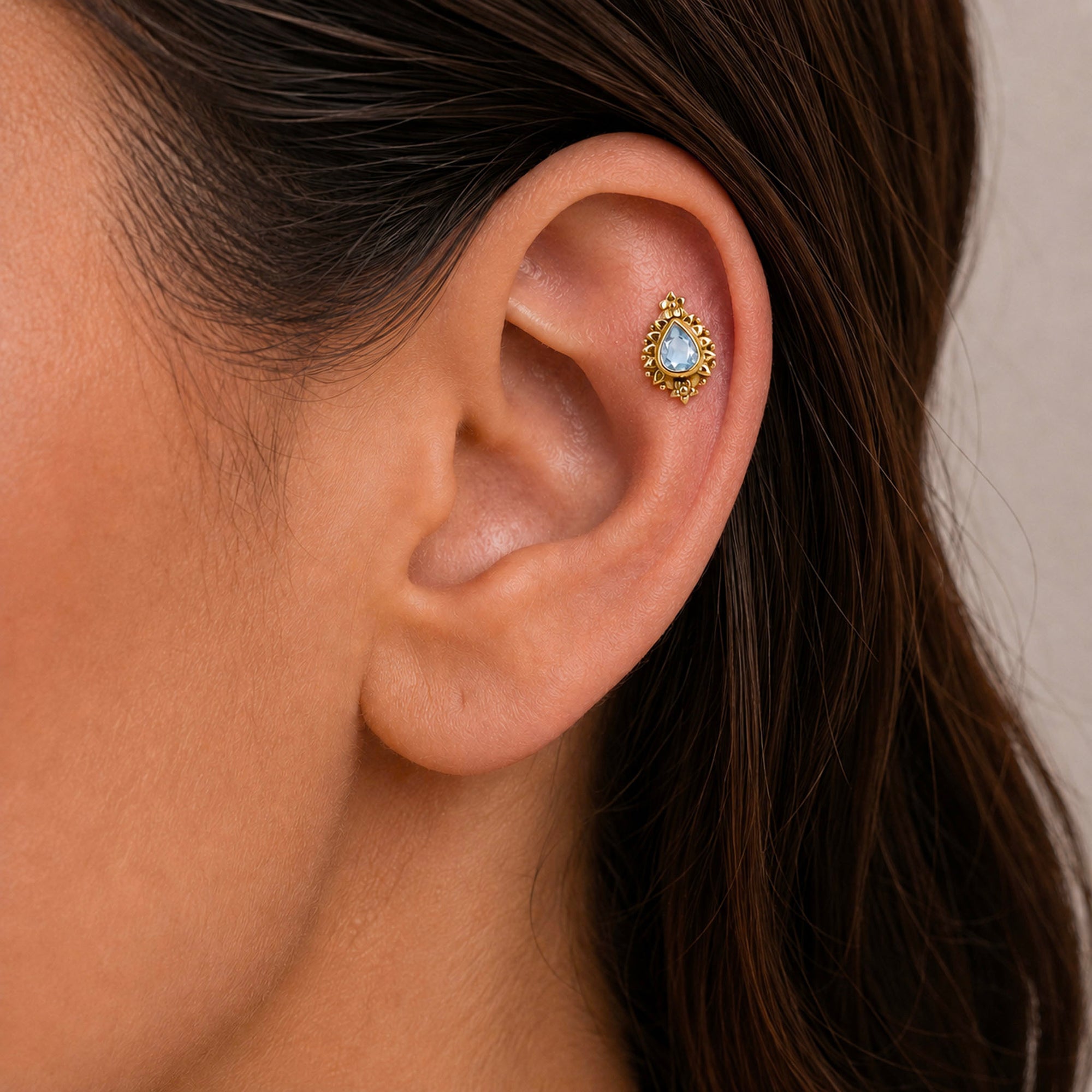 BIG AREDRANE - 18k Yellow Gold &amp; Topaz Piercing Stud