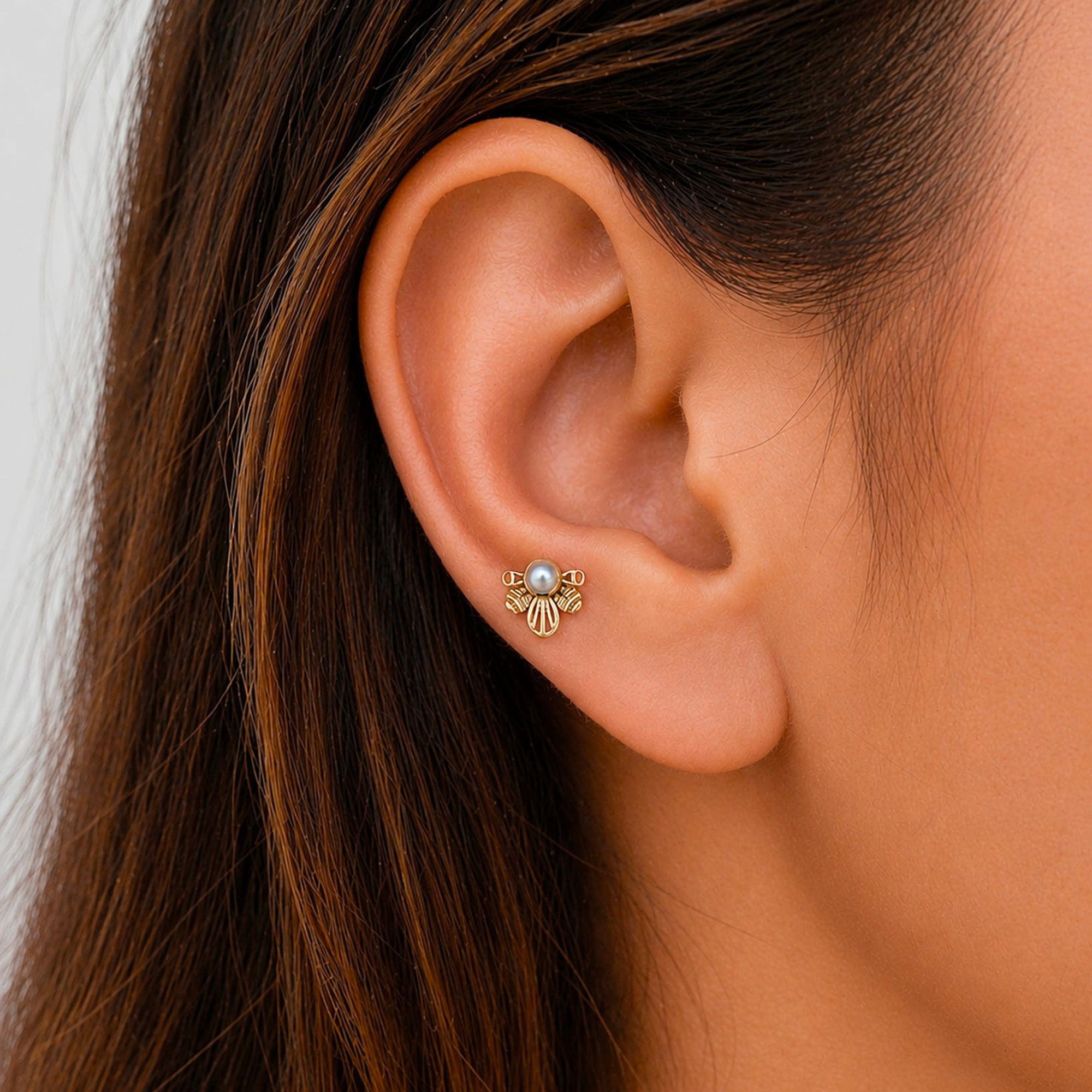 BIG TIZIZWIT - 18k Yellow Gold &amp; Fresh Water Pearl Piercing Stud
