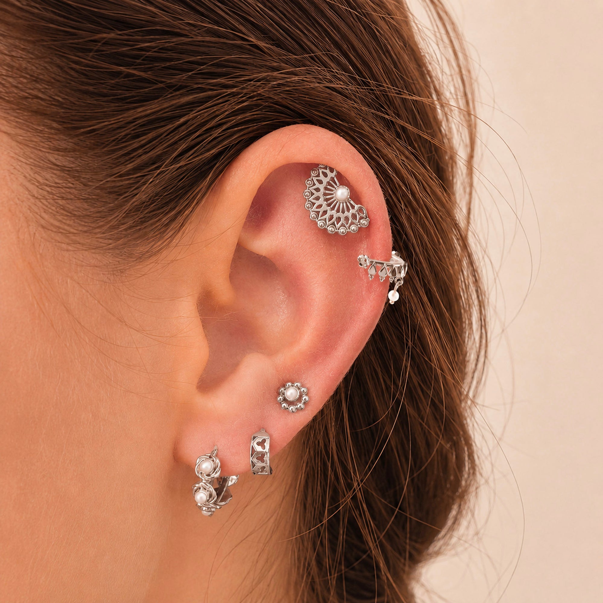 VERNAISON - Anneau de Piercing Perles D'eau Douces et Or Gris 18k