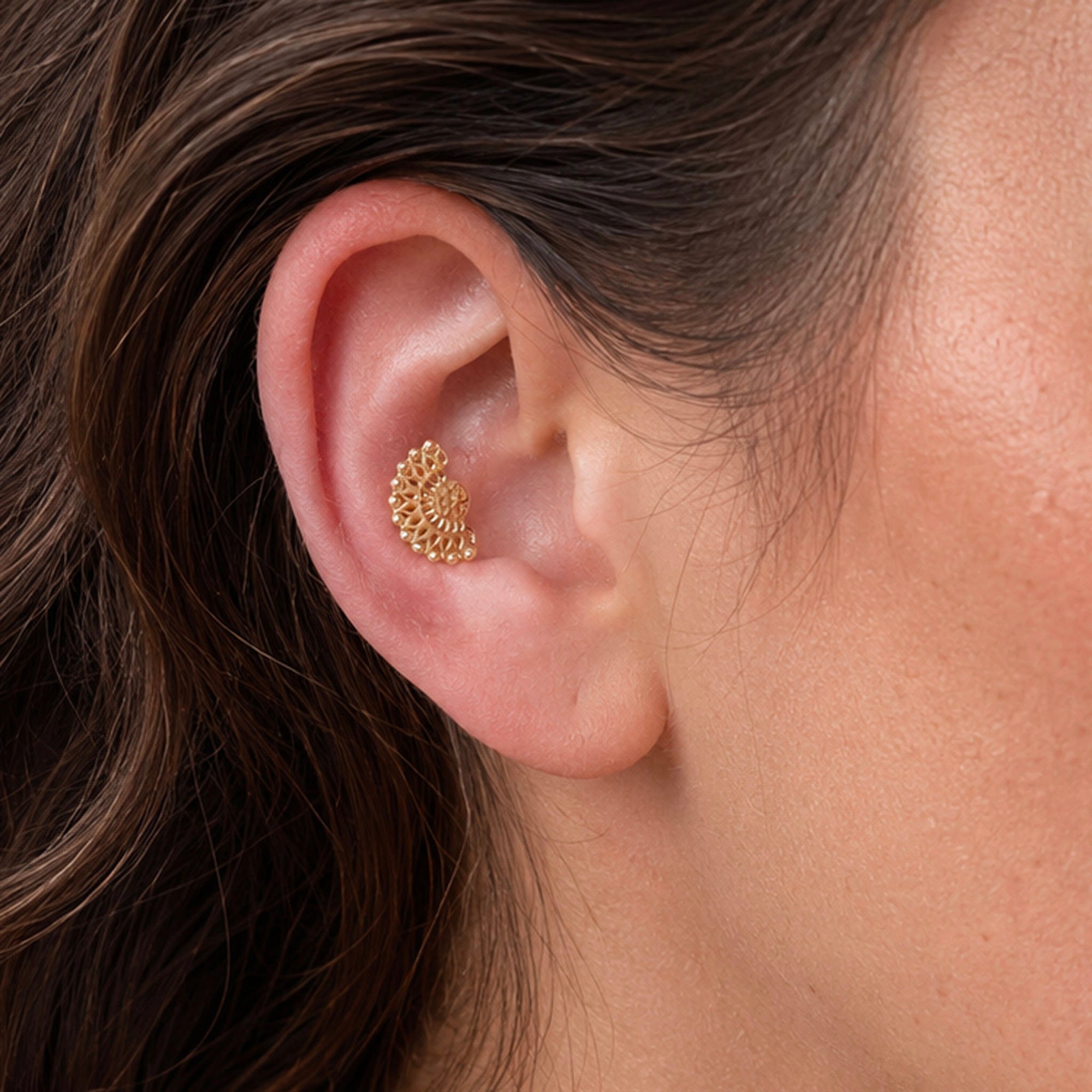 LIL NEKHEKH TEXTURED - 18k Yellow Gold Piercing Stud